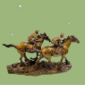 FAIRESTWARE - HORSE RACING SCULPTURE